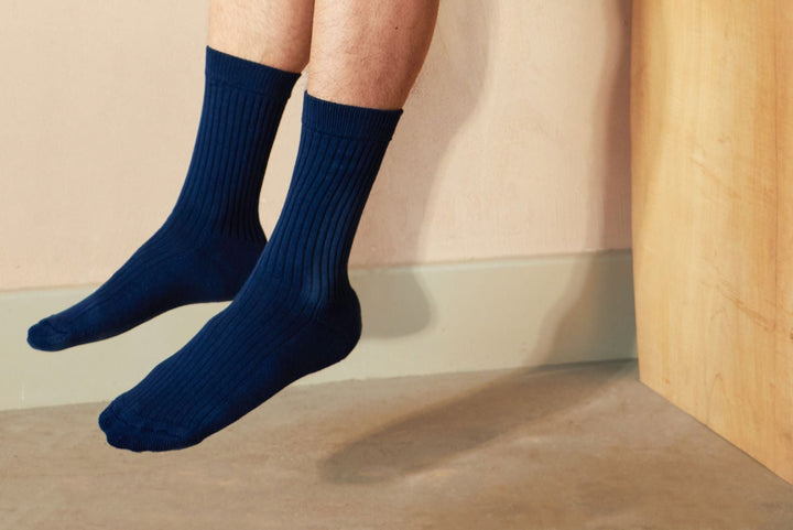 Why Navy Blue Socks Are So Stylish: A Wardrobe Essential